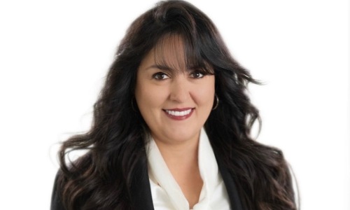 Delana Petrosky - Community manager Cover Image